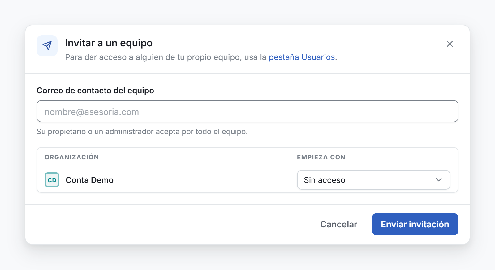 La ventana Invitar a un equipo, con el correo de contacto del equipo y el acceso con el que empieza cada organización